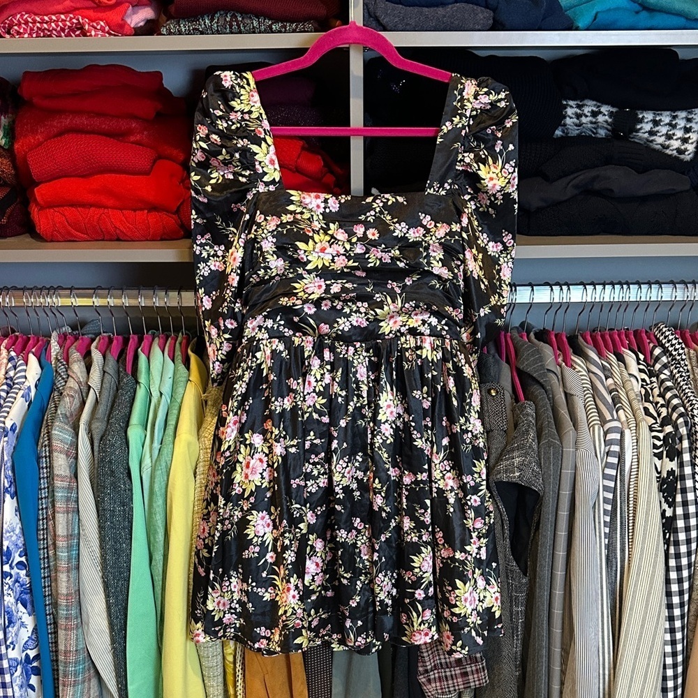 Likely black/pink floral back zipper closure 3/4 sleeve satin dress size 4 NWT